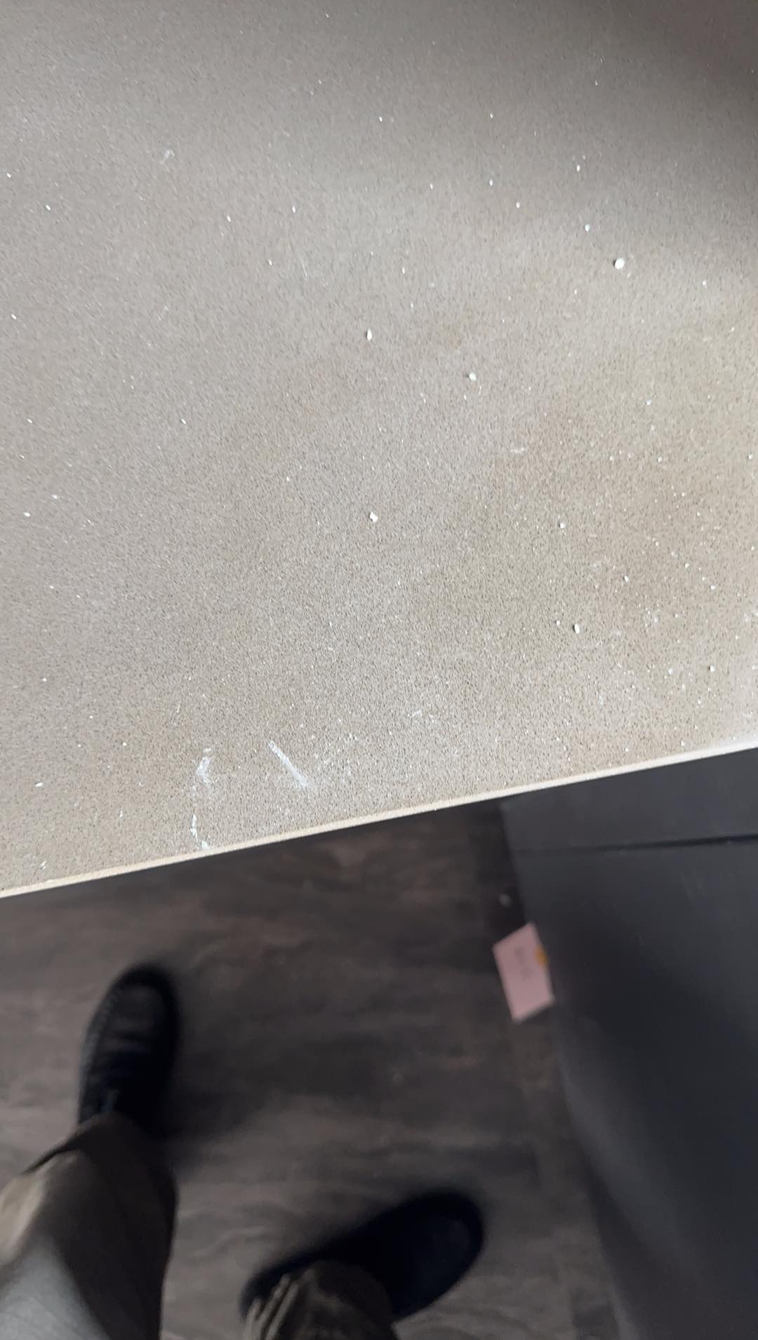雨季交房验房，墙体返硝内墙渗水原来这样查？